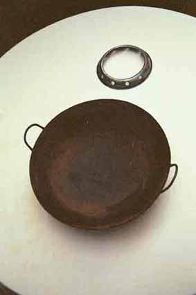 Wok with base assembled